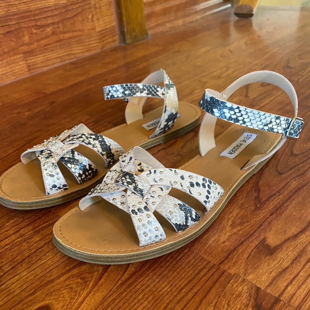 Womens Flat Snakeskin Sandal